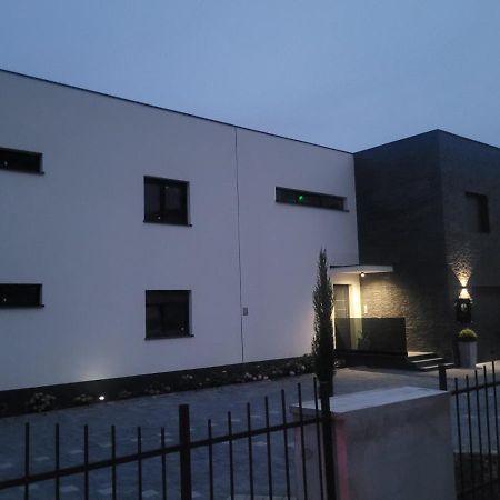 Cube Residence Kastela Luaran gambar
