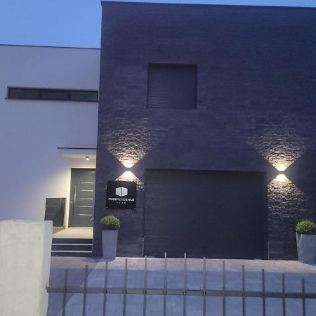 Cube Residence Kastela Luaran gambar
