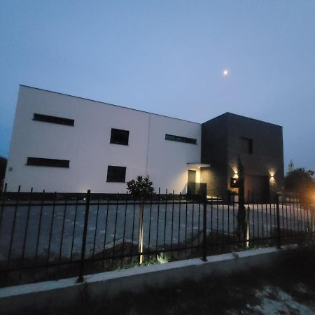 Cube Residence Kastela Luaran gambar