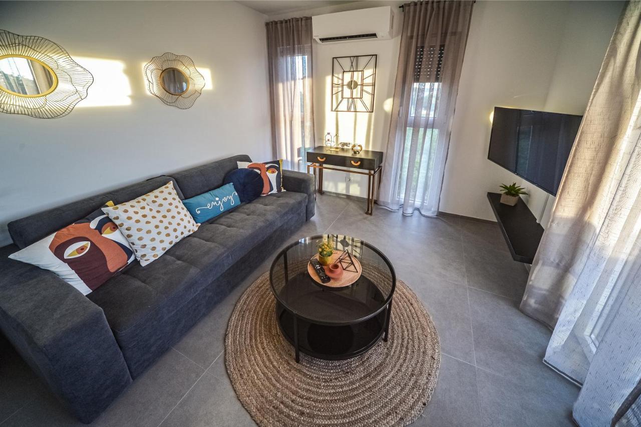 Cube Residence Kastela Luaran gambar