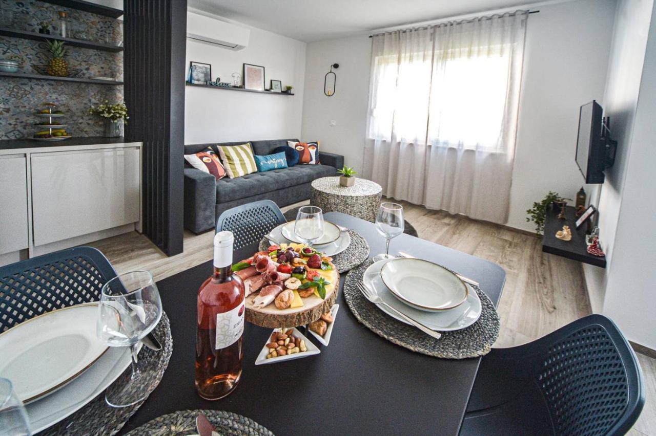 Cube Residence Kastela Luaran gambar