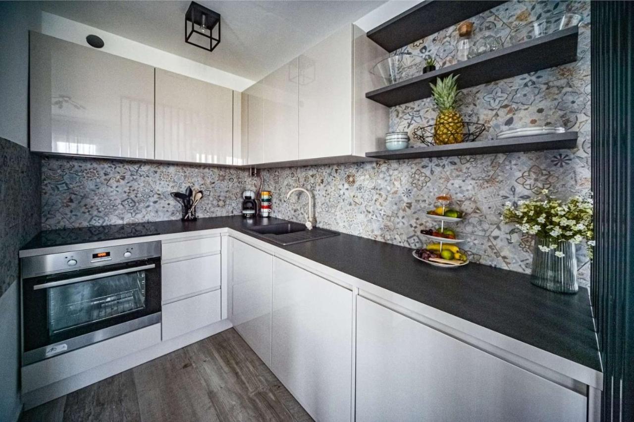 Cube Residence Kastela Luaran gambar
