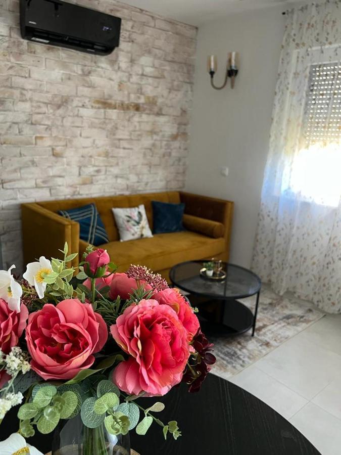 Cube Residence Kastela Luaran gambar