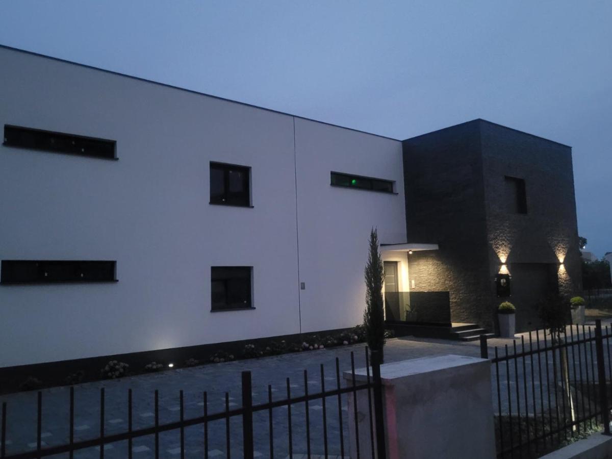 Cube Residence Kastela Luaran gambar